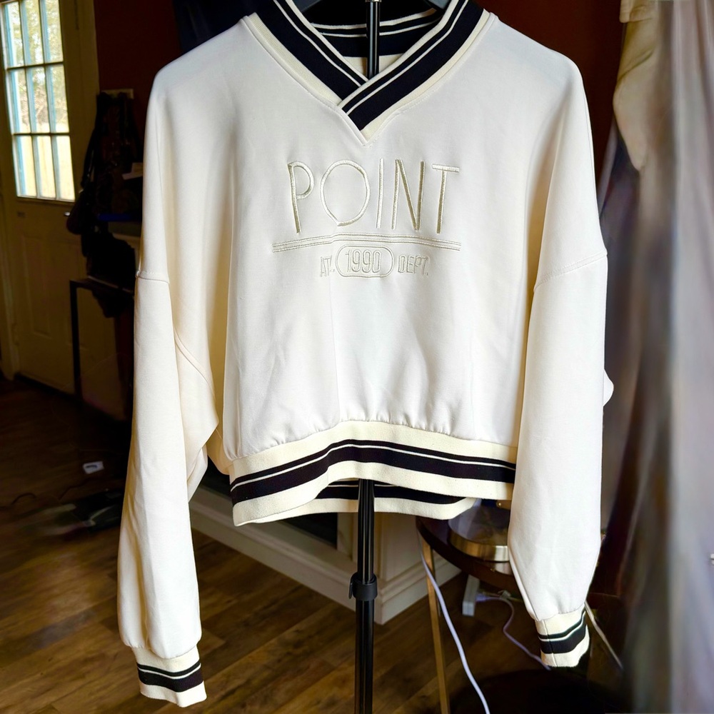 Point Brand Logo Sweater Super Soft Modal White and Black V-Neck Sweatshirt Sz L